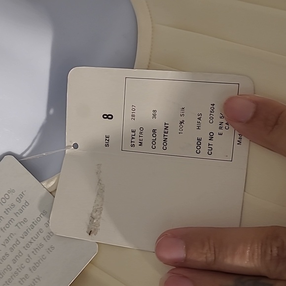 Elegant Cream Pleated Blouse - Picture 6 of 8